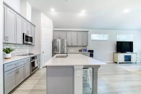 Kitchen - 2012 Pacific Ave, Anna, TX 75409 photo 2 of 2