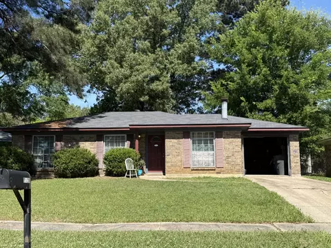 9028 Lone Oak Dr, Shreveport, LA 71118