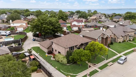 9209 Chimneywood Dr, Rowlett, TX 75089