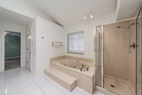 Bath - 702 Jonathan Dr, Euless, TX 76040 photo 5 of 7