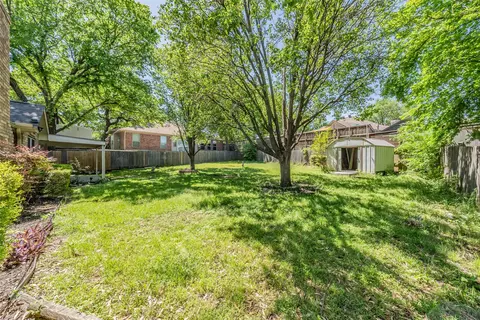 Exterior - 702 Jonathan Dr, Euless, TX 76040 photo 8 of 9