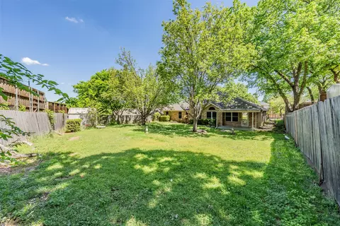Exterior - 702 Jonathan Dr, Euless, TX 76040 photo 9 of 9