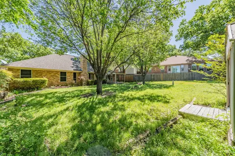 Exterior - 702 Jonathan Dr, Euless, TX 76040 photo 6 of 9