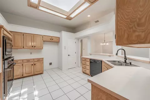 Kitchen - 702 Jonathan Dr, Euless, TX 76040 photo 2 of 5