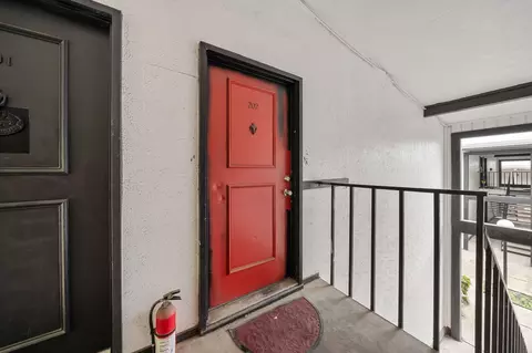 2627 Douglas Ave #202, Dallas, TX 75219