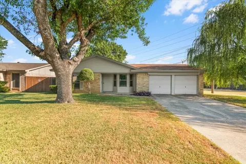 2709 Willow Bnd, Bedford, TX 76021