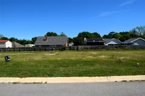 308 Preston Rd, Mabank, TX 75147