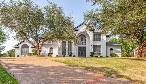 600 Loch Chalet Ct, Arlington, TX 76012
