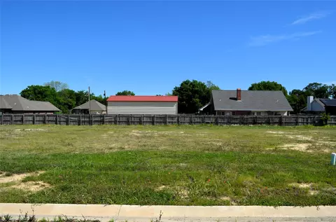 312 Preston Rd, Mabank, TX 75147