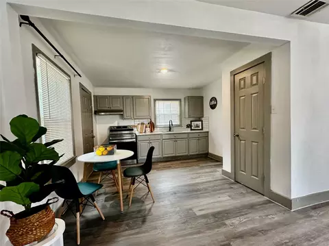 3613 Castleman St, Fort Worth, TX 76119