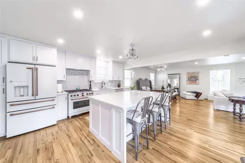 5837 Clendenin Ave, Dallas, TX 75228