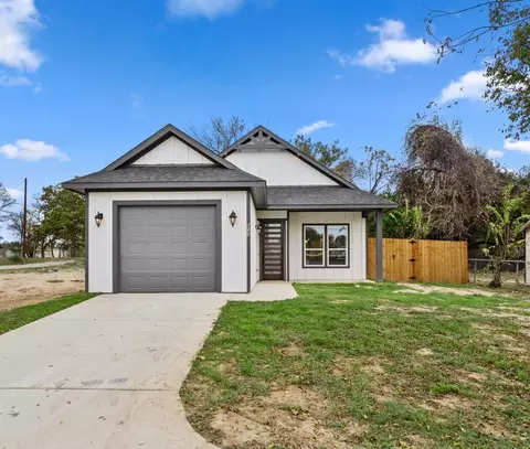 802 5 N Needmore St, Athens, TX 75751