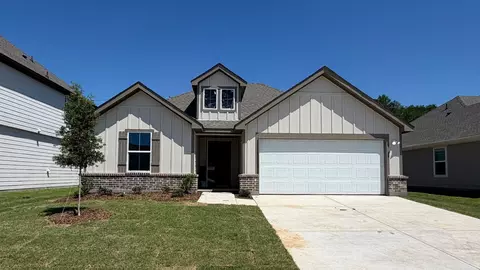 2073 Bobby Ashcraft Dr, Lindale, TX 75771