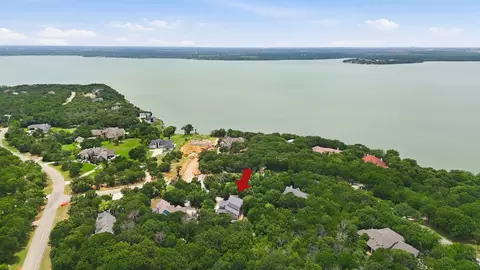 521 Diamond Point Dr, Oak Point, TX 75068