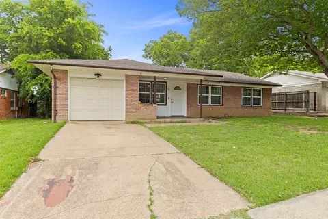 434 W Phillips Ct, Grand Prairie, TX 75051