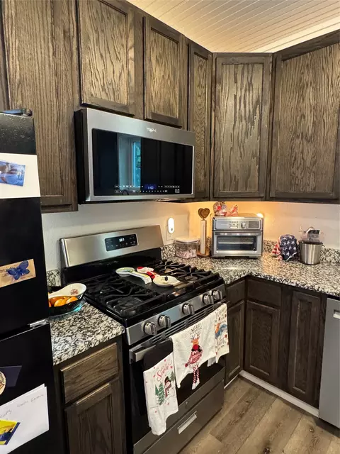 Kitchen - 2300 Lyle Ave, Waco, TX 76708 photo 5 of 6