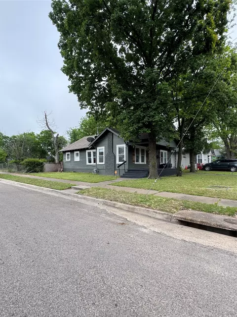 Exterior - 2300 Lyle Ave, Waco, TX 76708 photo 2 of 3