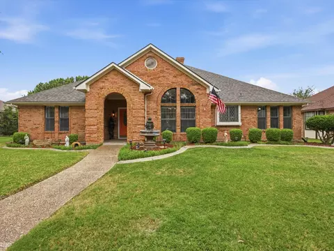 2328 Stone Glen Ln, Carrollton, TX 75007