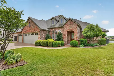 2312 Marseilles Ct, Granbury, TX 76048