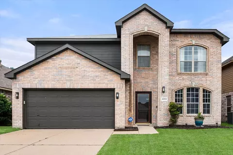 4804 Palm Ridge Dr, Fort Worth, TX 76133