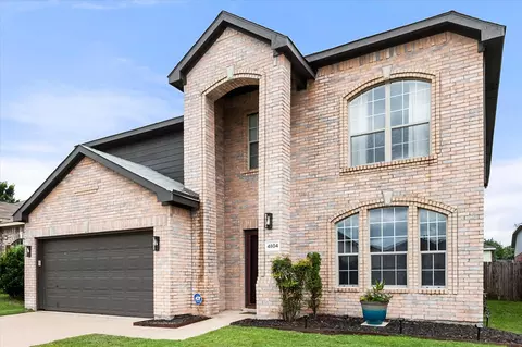 4804 Palm Ridge Dr, Fort Worth, TX 76133