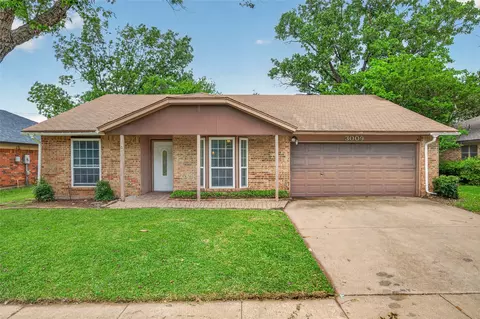 3009 Richwood Cir, Bedford, TX 76021