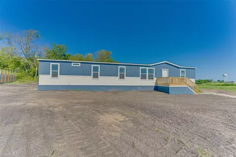 3060 Cochise Ct, Ferris, TX 75125