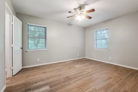 Bedroom - 1533 E Springcrest Cir, Lancaster, TX 75134 photo 3 of 4