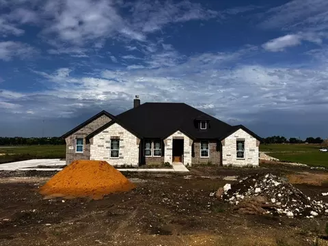 140 Hillview Trl, Decatur, TX 76234