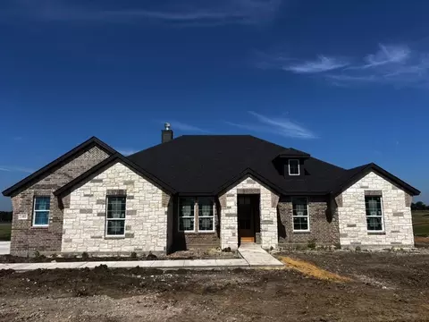 140 Hillview Trl, Decatur, TX 76234