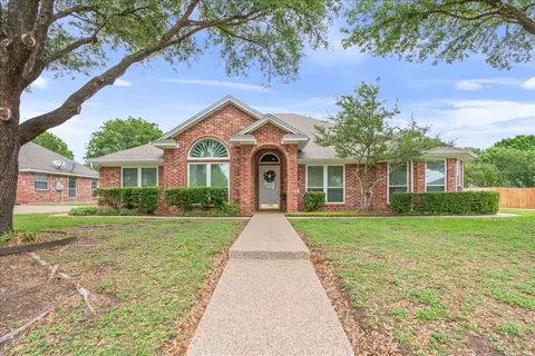 1216 Darbyton Dr, Hewitt, TX 76643