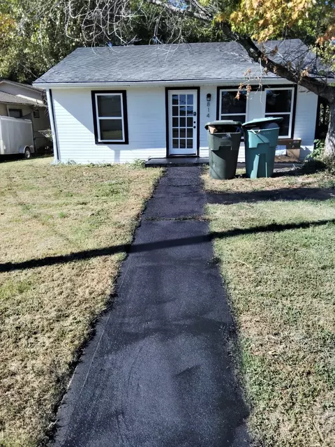 814 S Lyon St, Sherman, TX 75092