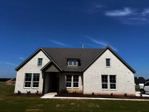 132 Hillview Trl, Decatur, TX 76234