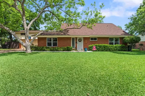 3608 Wooten Dr, Fort Worth, TX 76133