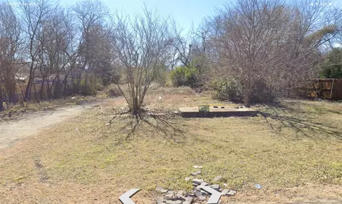 124 E 6th St, Lancaster, TX 75146