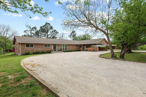 416 4th St, Whitesboro, TX 76273