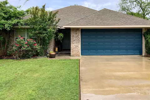 2409 W Walker St, Denison, TX 75020