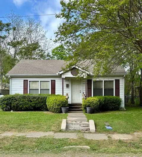 1307 Church St, Commerce, TX 75428