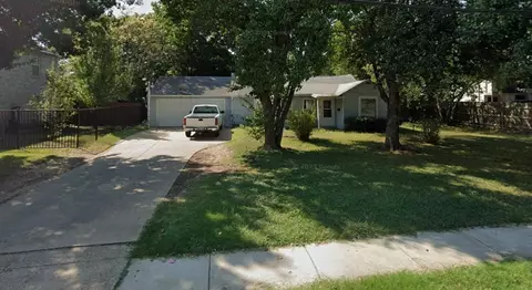 128 W Union Bower Rd, Irving, TX 75061