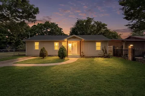 910 S Chatfield St, Ennis, TX 75119