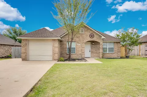 620 Jordan Ln, Waxahachie, TX 75165