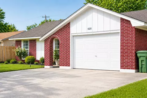 420 Price Dr, Lewisville, TX 75067