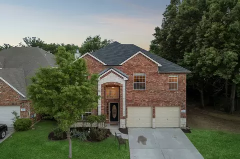 916 Starling Ln, Aubrey, TX 76227