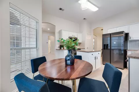 Dining - 336 Touchdown Dr, Irving, TX 75063 photo 2 of 3