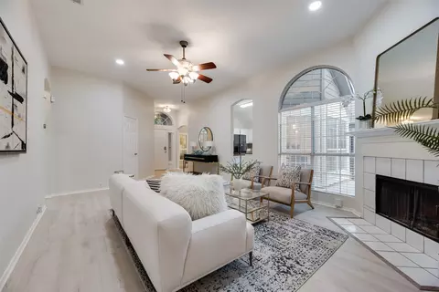 Living - 336 Touchdown Dr, Irving, TX 75063 photo 3 of 3