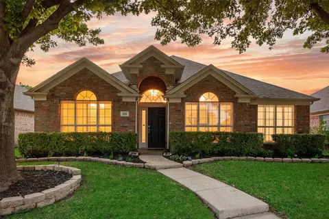 336 Touchdown Dr, Irving, TX 75063