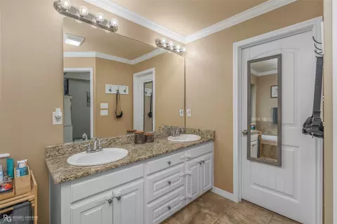 Bath - 161 Bent Tree Loop, Haughton, LA 71037 photo 1 of 5