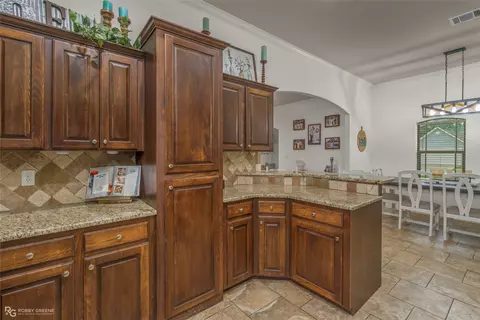 Kitchen - 161 Bent Tree Loop, Haughton, LA 71037 photo 4 of 4