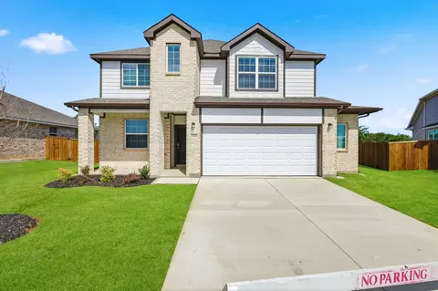 3163 Manchester Dr, Cleburne, TX 76031
