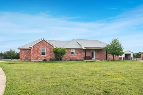 949 Stephen Ct, Farmersville, TX 75442